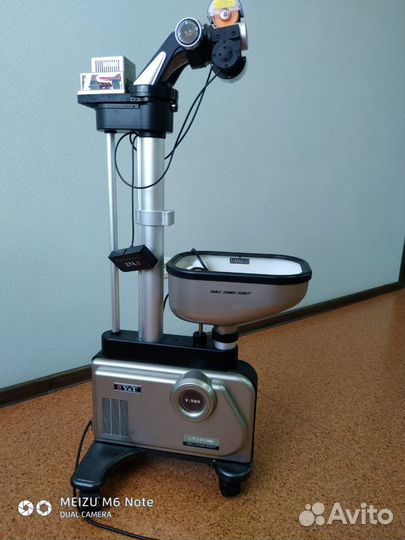 Напольный робот Y&T V-989 для настольного тенниса