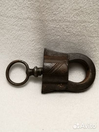 Замок навесной старинный