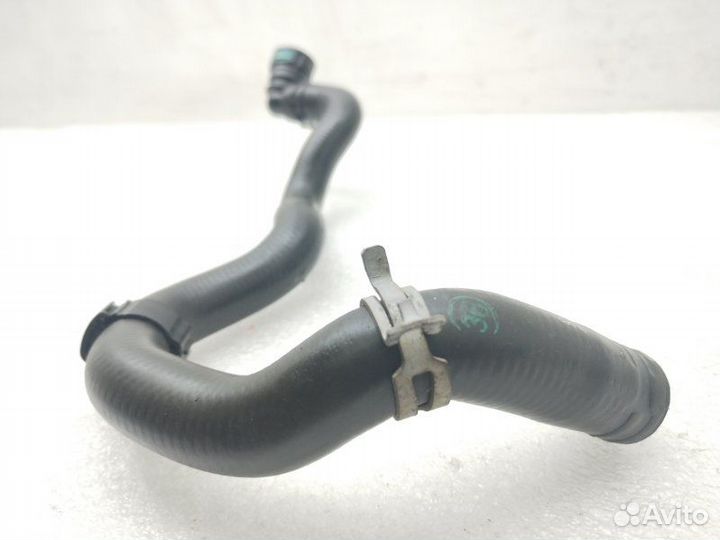 Патрубок системы охлаждения Land Rover Discovery 5