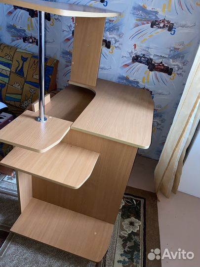 Компьютерный стол