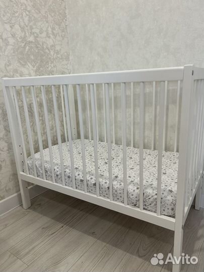 Кроватка для новорожденных/ детская кровать