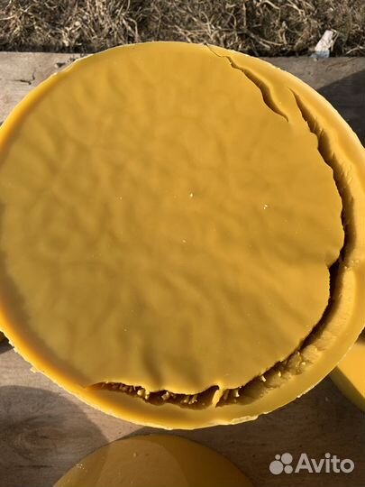 Воск пчелиный