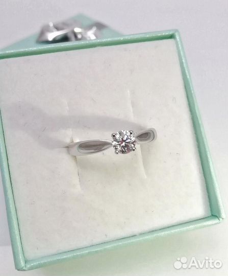 Золотое кольцо из белого золота 585 пробы, вставка