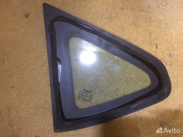 83312JD00A Стекло глухое правое Nissan Qashqai J10