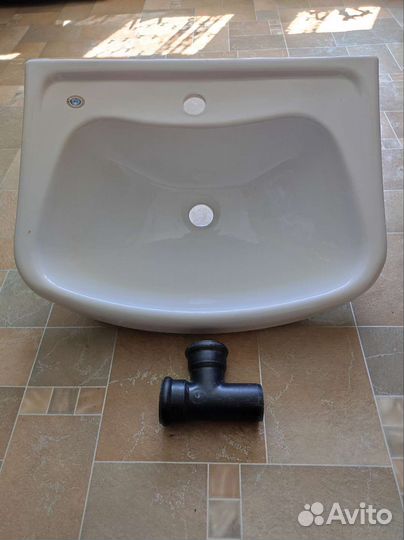 Раковина в ванную, размер 54 на 41см
