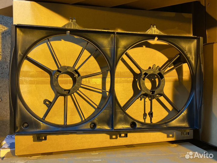 Диффузор вентилятора Тойота Камри 40