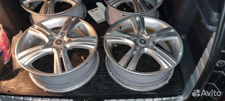 R15 Yokohama BluEarth E75 225/Другое, PCD 5x114.3 DIA 66.1