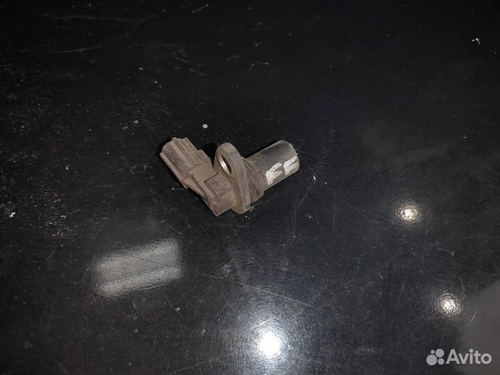 Датчик положения коленвала Ford Focus 2.0