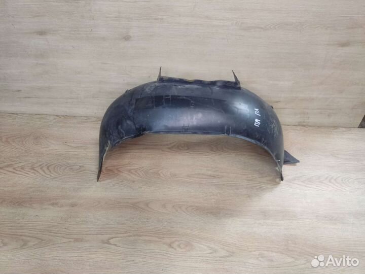 Подкрылок передний левый, Volvo 850