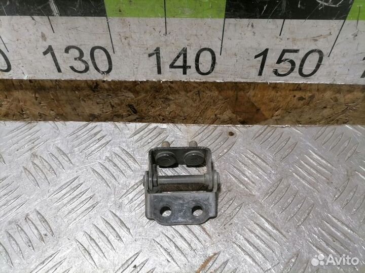 Петля багажника правая Mazda Cx7 2007-2012