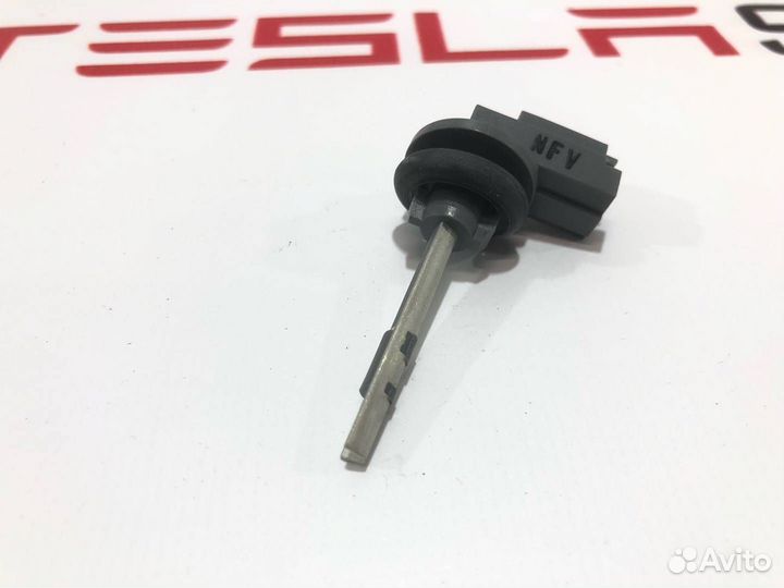 Датчик температуры входящего воздуха печки Tesla