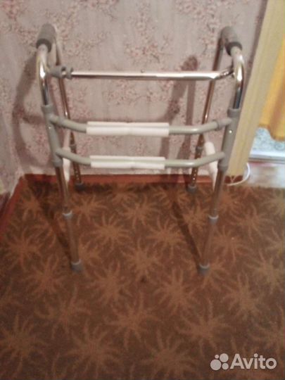 Ходунки для взрослых шагающие