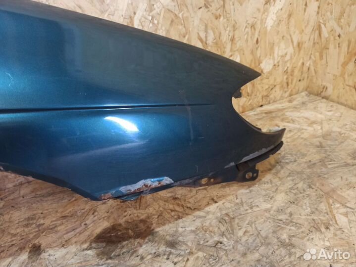Крыло переднее правое Renault Megane 1 дорест