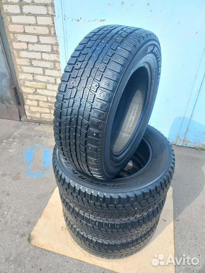 Dunlop SP Winter Ice 01 235/65 R17