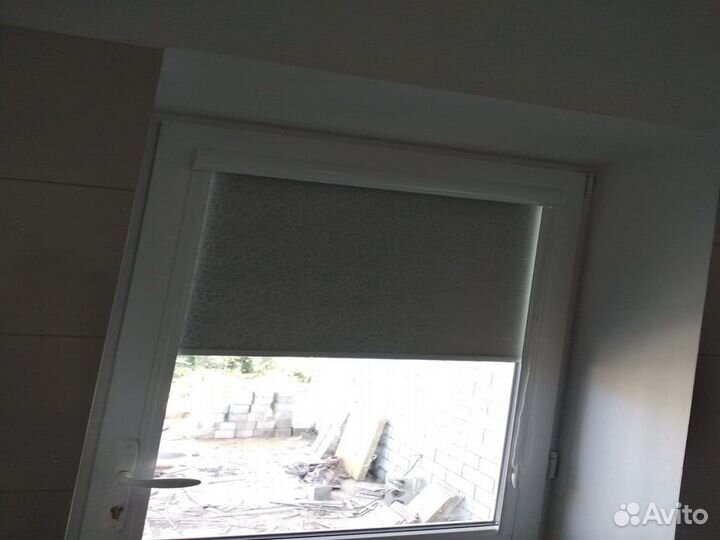 Рулонные шторы / Жалюзи