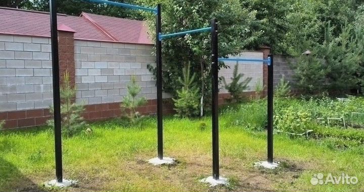 Уличный турник для всей семьи можно и качели