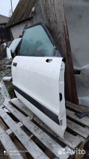 Передняя правая дверь Audi 80 B3 белая