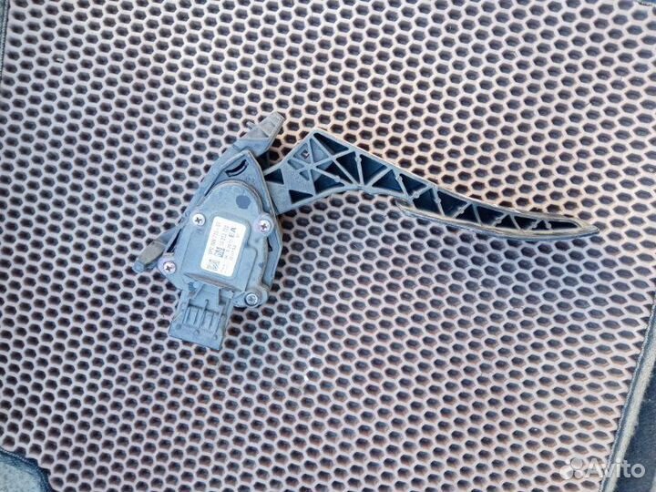 Педаль газа Chevrolet Cruze