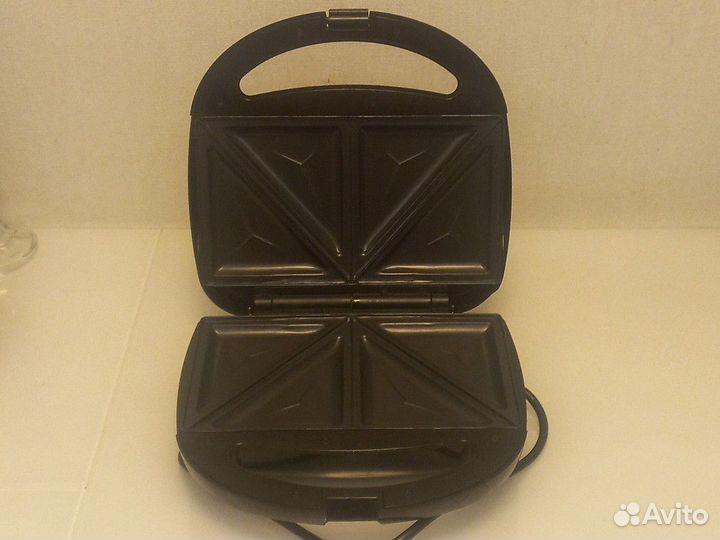 Сендвичница