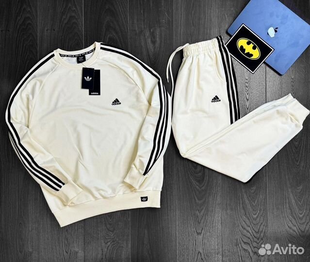 Спортивный костюм Adidas