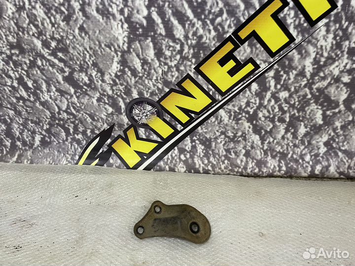 Кронштейн задней балки левый Avensis T25 Авенсис