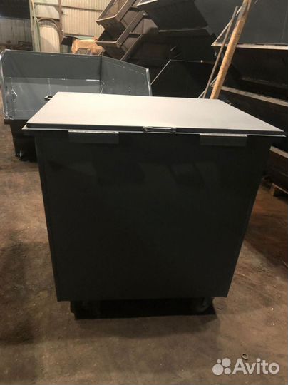 Мусорный контейнер