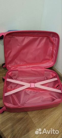 Детский чемодан на колесиках