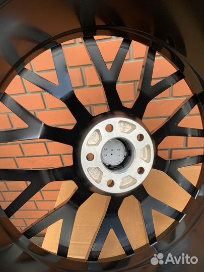 Новый комплект дисков R21 Audi A7 A8