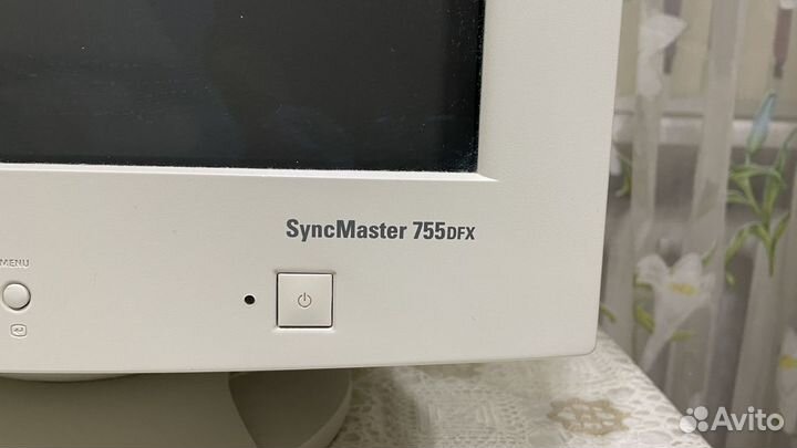 Монитор Samsung SyncMaster 755DFX
