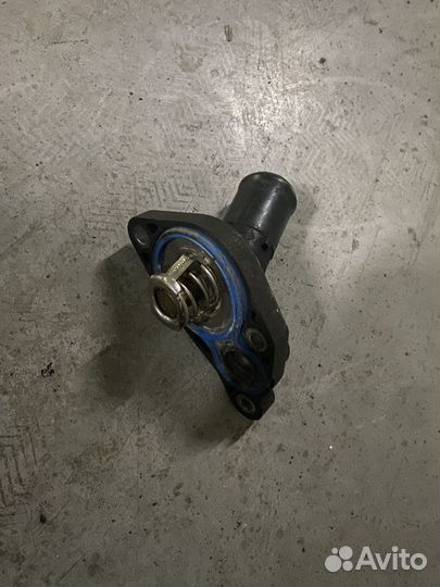 Корпус термостата 2.7/3.5 крайслер 300с