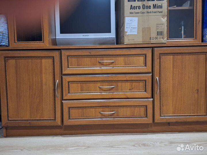 Шкаф стенка