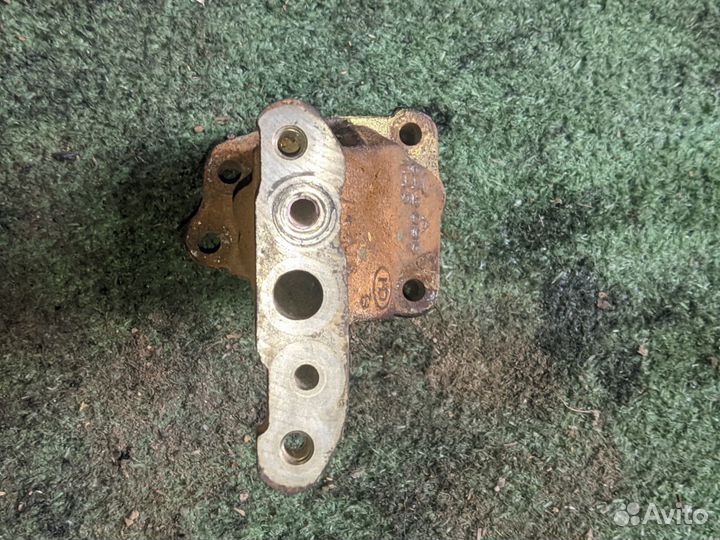 Кронштейн турбины Mercedes S 2017 W222 OM642