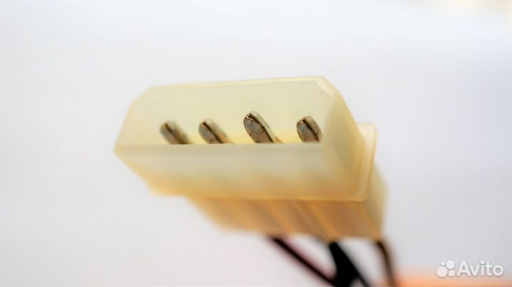 Переходник Molex - 2 SATA