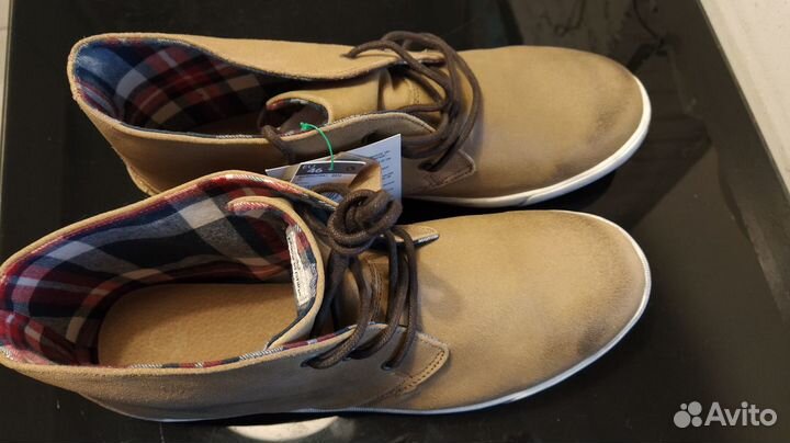Новые ботинки на подкладке Бенеттон (45)