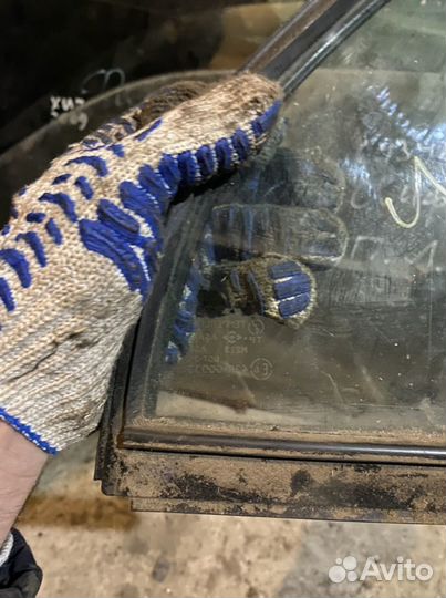 Форточка задняя левая lancer 6