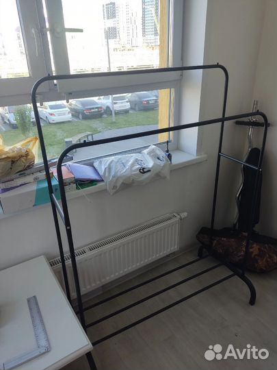 Вешалка для одежды напольная металлическая