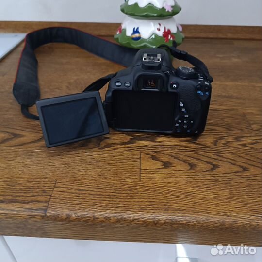 Зеркальный фотоаппарат canon 700d