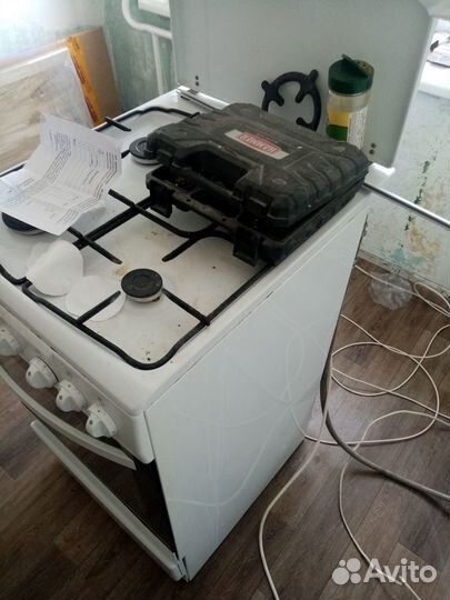 Продам газовую плиту бу