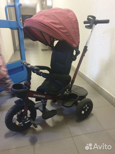 Трехколесный велосипед с родительской ручкой