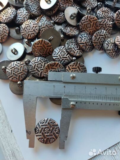 Пуговицы 135 штук набор 23 мм пластик под медь