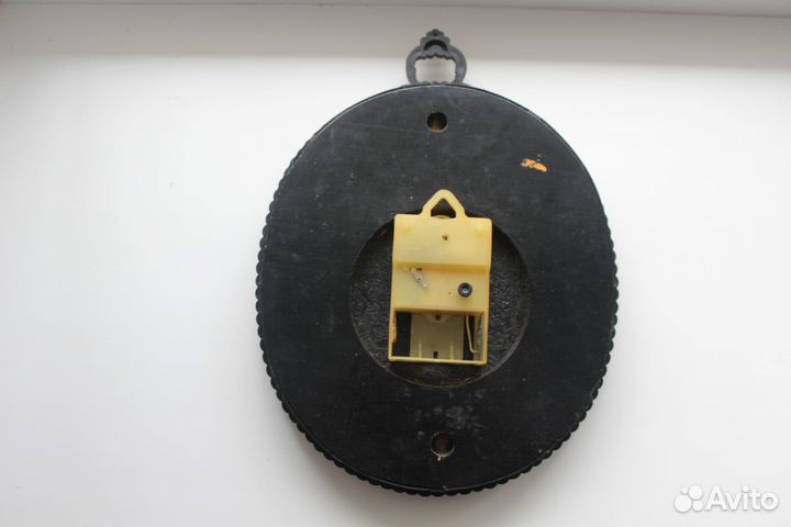 Часы кварцевые 