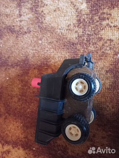 Игрушка механическая грузовик с кнопкой СССР