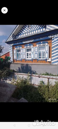 Сруб дома из бревна