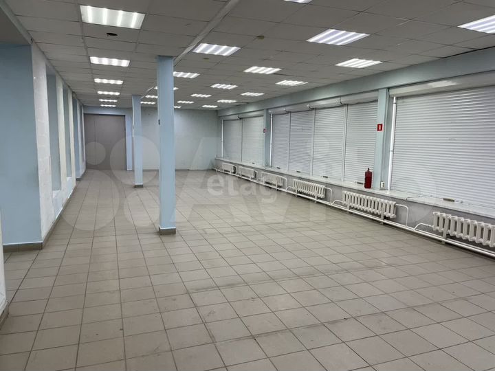 Сдам торговое помещение, 245 м²