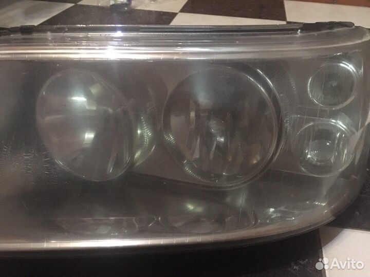 Левая фара VW T5
