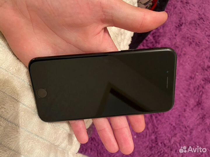 iPhone SE (2020), 64 ГБ