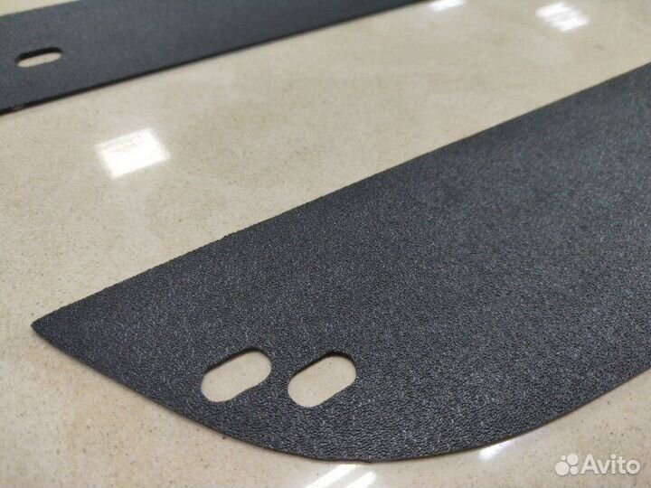 Заглушка решетки радиатора и бампера передняя Psa