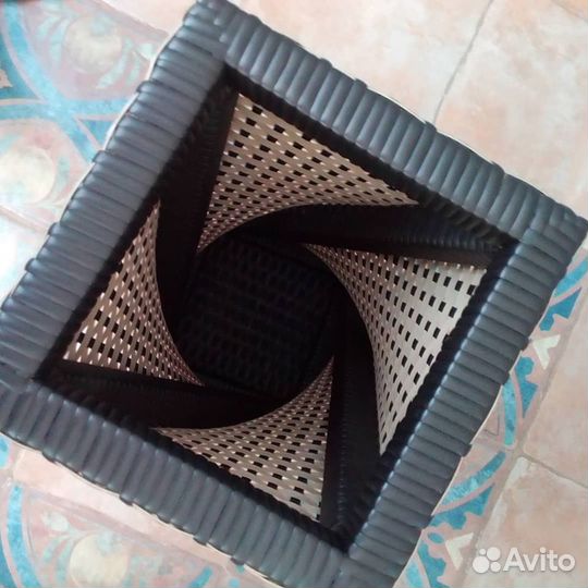 Плетёная напольная ваза - прикроватный столик. 2в1