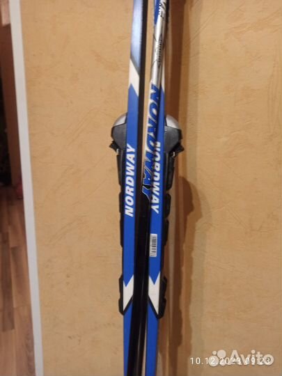 Горные лыжи и ботинки