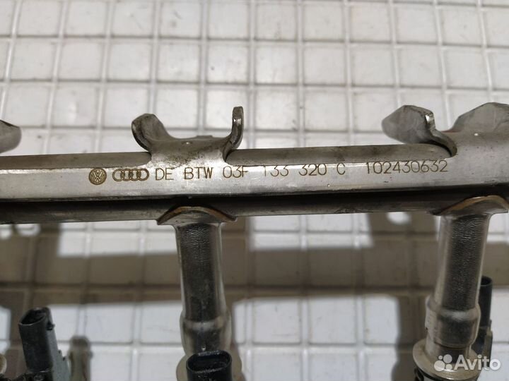 Топливная рампа с форсунками Volkswagen Golf 1.2